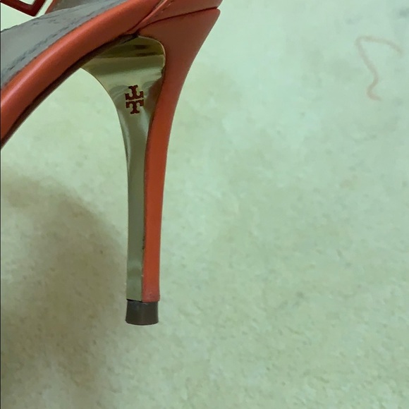 Peach heels! - Picture 2 of 4
